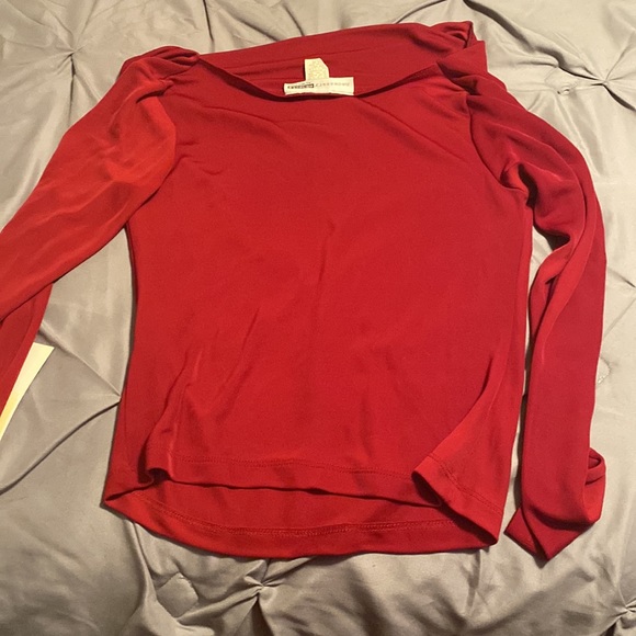 Red blouse - Picture 4 of 4